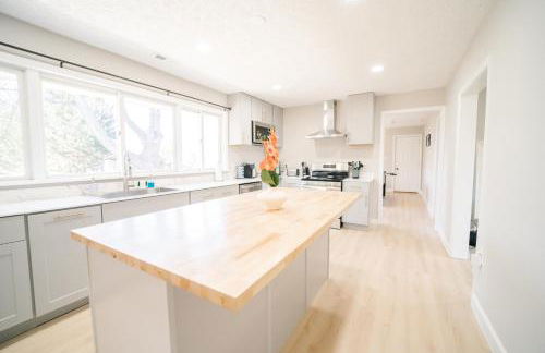 Spacious 10BR 5BA Free Parking Minutes to DC with Pool - Foto 59