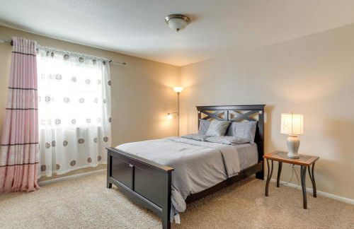 6 Mi to DIA Spacious Home with Backyard in Denver! - Foto 21