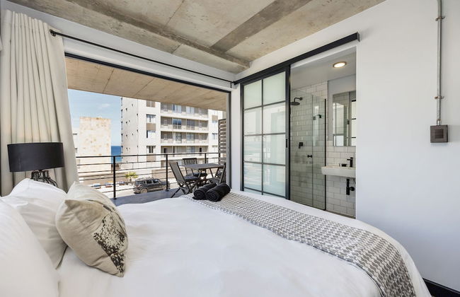 Manhattan On Coral Apartments - Photo 4