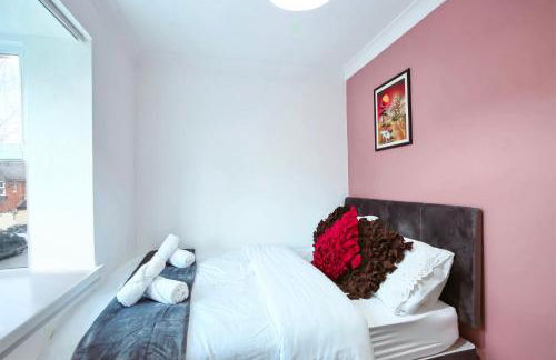 Cosy Wimbledon 4 Bed Home With Garden & Driveway Parking - Foto 16