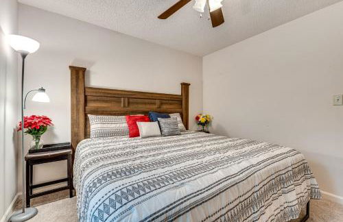 Easy I-20 Access to ATL Suburban Retreat with Yard - Foto 19