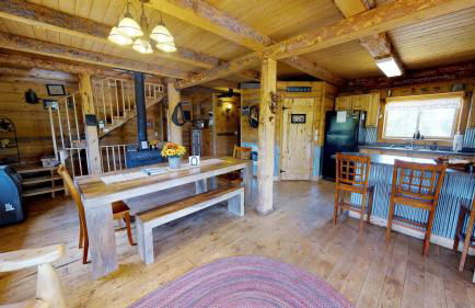 Canyon View Family Cabin, Deck, TV Room, Games, BBQ, Campfire - Foto 4