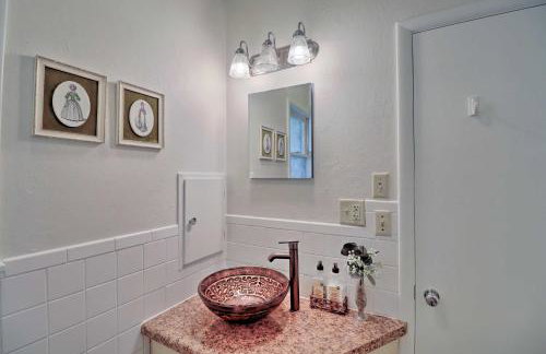 Historic Mountain Home Haven with Large Yard! - Foto 21