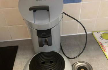 Joli studio climatisé au Port de Hyères - Proche Plages et Commerces - Linge de maison fourni - Foto 2