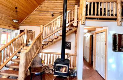 Large Off-Grid Luxury Cabin- creek land & views - Foto 7