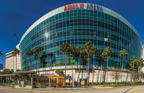 Chic Bungalow Apartment steps from Armature Works & Downtown Riverwalk - Foto 3