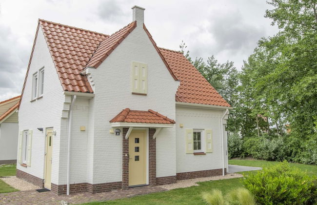 Villa in Cadzand-bad Near North Sea Shore - Photo 1