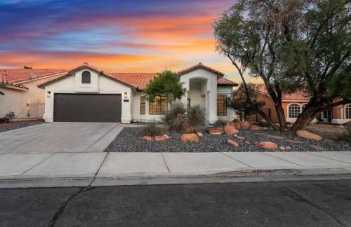 Luxury Vegas Escape,Pool, Playroom & Mtn Views - Foto 39