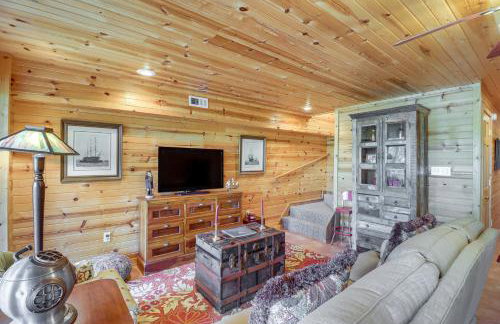 Peaceful Greers Ferry Cabin with Deck and Lake View! - Foto 15