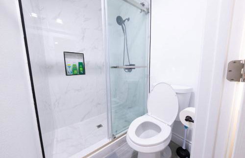 Modern Luxe Ensuite by USC Shared Living - Photo 5