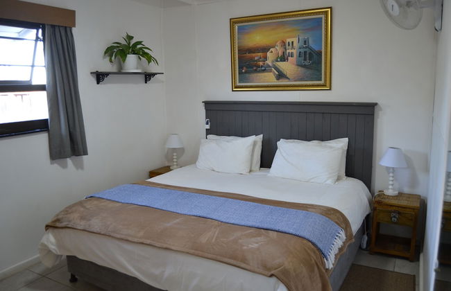 Arch Cabins Self Catering - Photo 4