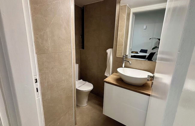 SeaBreeze City Center Flats by TrulyCyprus - Foto 54