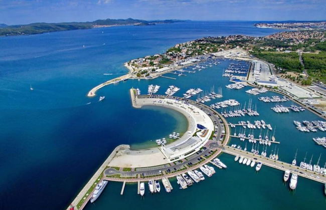 Luxury Holiday Home in Bibinje near Sea - Foto 37