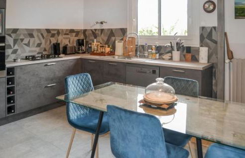 Cozy Home In Saint Saud Lacoussière - Foto 5