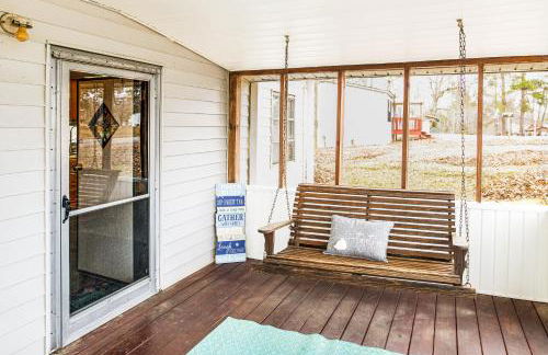 1 Mi to Lake Murray Pet-Friendly Home with Deck - Foto 21