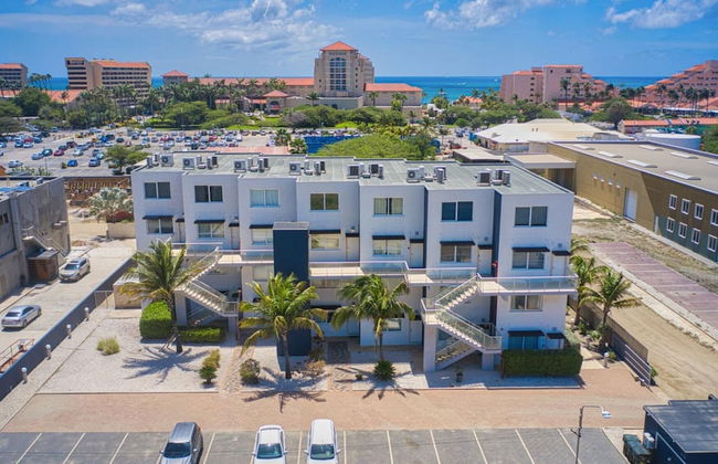 Las Islas Condo 8 in Noord - Foto 1