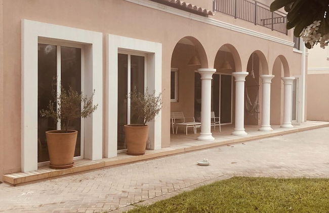 Impeccable 5 Beds Villa in Dubai - Foto 1