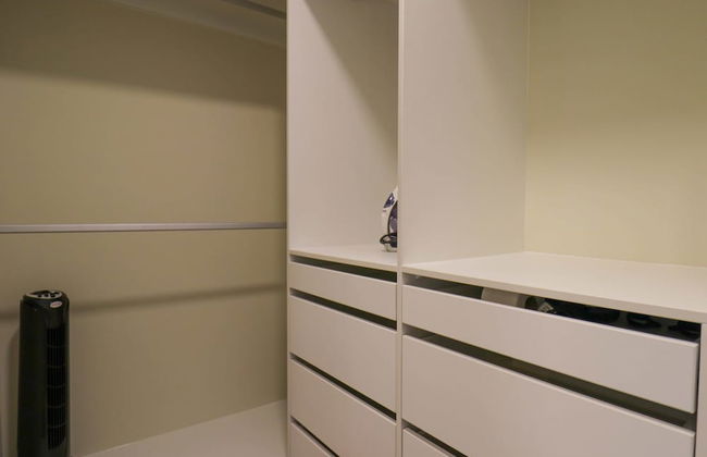 w Comfy 2BR w Modern Balcony Near Kennedy Park - Foto 24