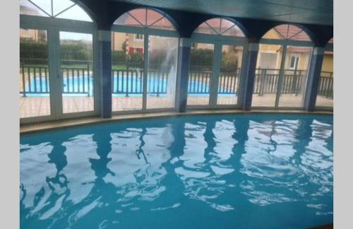 VILLA CATHY DUPLEX PLEIN SUD VUE PORT avec PISCINE INTERIEURE CHAUFFÉE - Foto 6