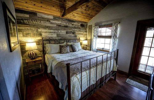 Blue Bird Cabin with Hot Tub in Texas Hill Country - Foto 4