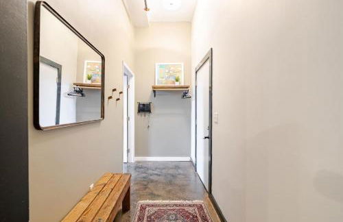 Modern City Loft Downtown Lynchburg VA LYH HUGE - Foto 36