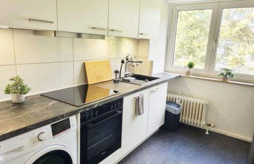 cozy Apartment with Balcony - Foto 4