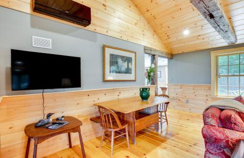 Lakefront Lovell Home with Dock Walk to Town Beach! - Foto 9