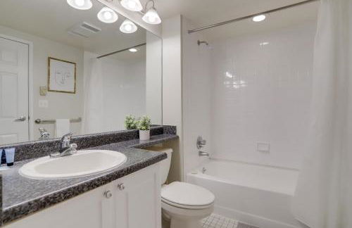 Modern 2BR Stay Near DC Arlington VA - Foto 59