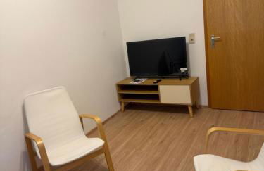 City Apartment 3 #Netflix &Wlan &Kaffee Maschine & Zentral & 500m Innenhafen & 2 min U Bahn - Foto 7