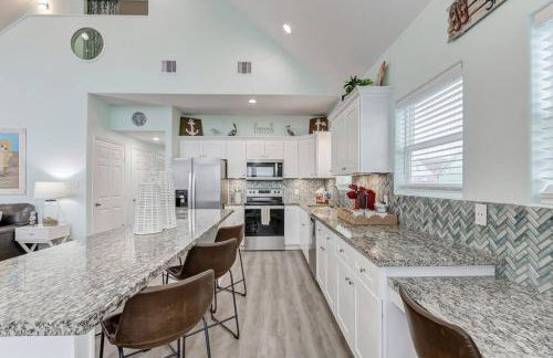 Large 5bd Hot Tub w Ocean View, Firepit & Gameroom - Foto 15