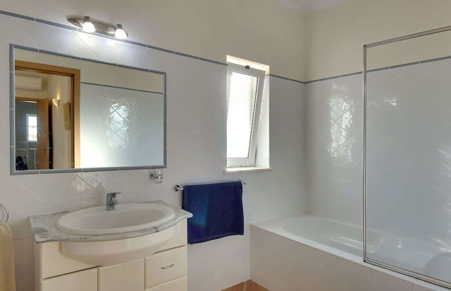 Villa in Carvoeiro With Swimming Pool - Foto 17