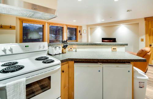 Ketchikan Apt - Walk to Refuge Cove Beach! - Foto 12