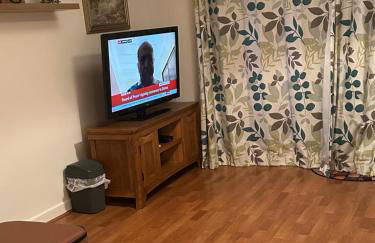 2-Bed Home with Parking, Near Airport, NEC & JLR - Foto 17