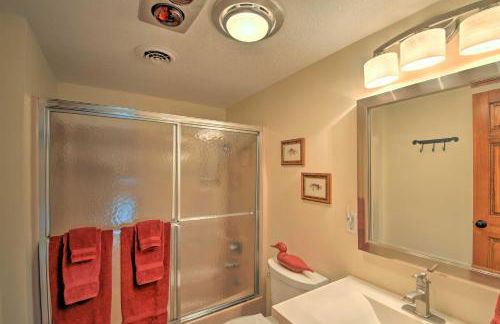 Picturesque Sky Haus Sanctuary with Mountain Views - Foto 18