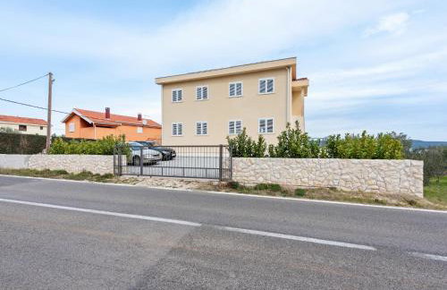 Simplistic Apartment in Neviđane near Sea - Foto 34