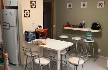 Apto Jurerê 2 quartos 400m da Praia - Foto 14