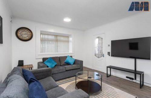 Modern 3 Bed Home in Bathgate with Garden - Photo 28