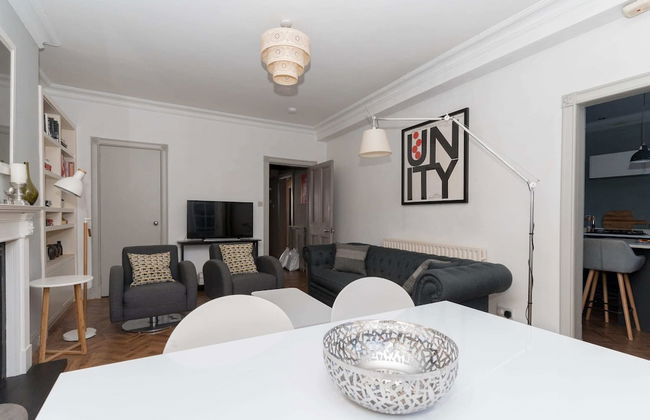 Beautiful & Bright 2BD Flat - Haymarket - Photo 21