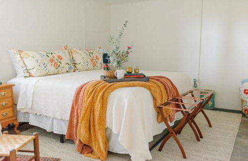 Hot Tub, 5BR2BTH in Guthrie, OK- Near EdmondOKC - Photo 38