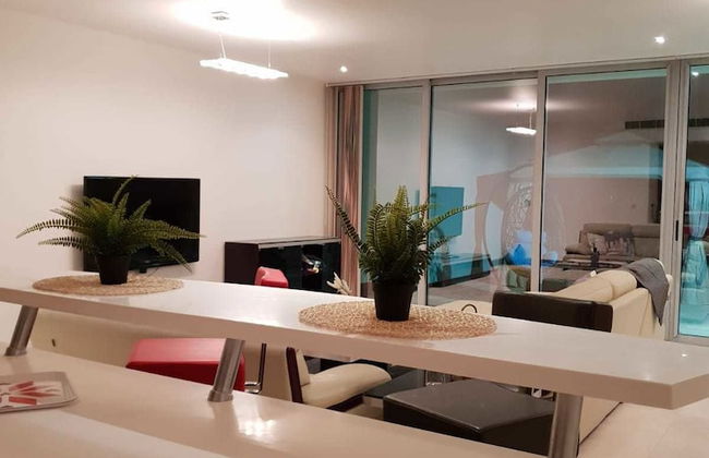 Luxury villa with private pier - Photo 11