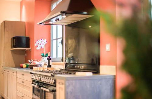 Luxe et tranquillité au vert: maison 6 chambres, piscine, proche du Mans, idéale familles et groupes - FR-1-410-361 - Foto 12