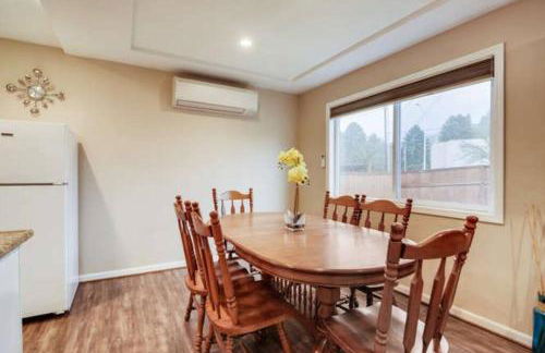 Beautiful 2 Bedroom Unit w/ FAST FREE WIFI - Photo 3