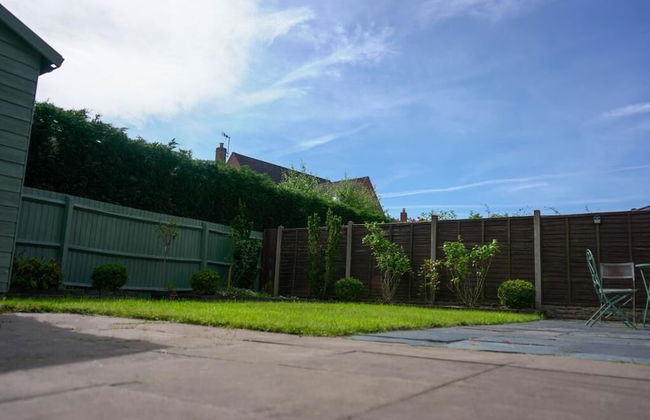 Irving House - Photo 5