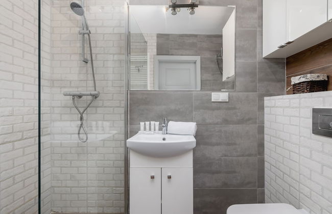 5th Floor Studio in Katowice by Renters - Photo 14