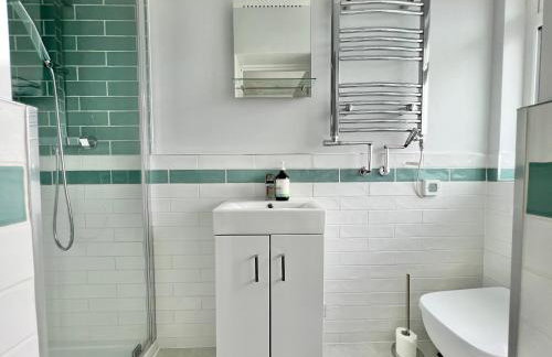 Incredible Views in Dartmouth with Parking and EV Charger - Foto 13