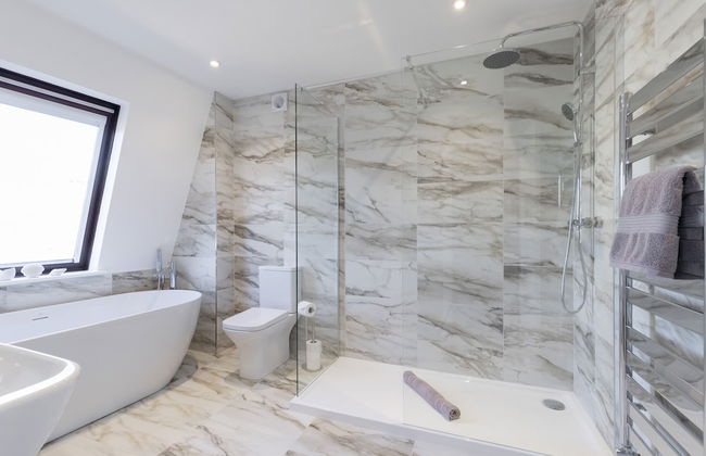 Elliot Oliver - Stunning 6 Bedroom Regency House With Parking - Photo 25