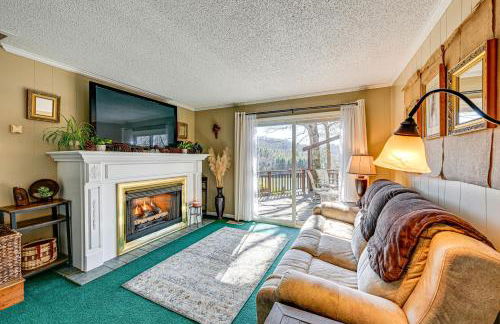 Lakefront Cabin Retreat with Dock in Robbinsville! - Foto 9