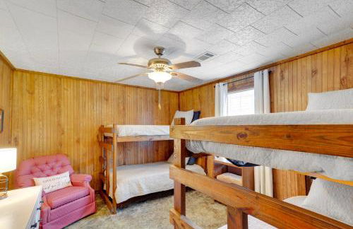 Heber Springs Cabin with Deck 3 Mi to Sugarloaf Mtn - Foto 18