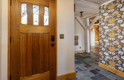 Luxury Lake House w Dock & Game Room - Photo 32