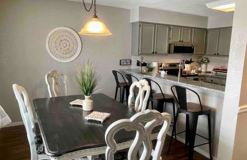 Beechside Breeze Luxury Condo with Pool Hot tub - Foto 42